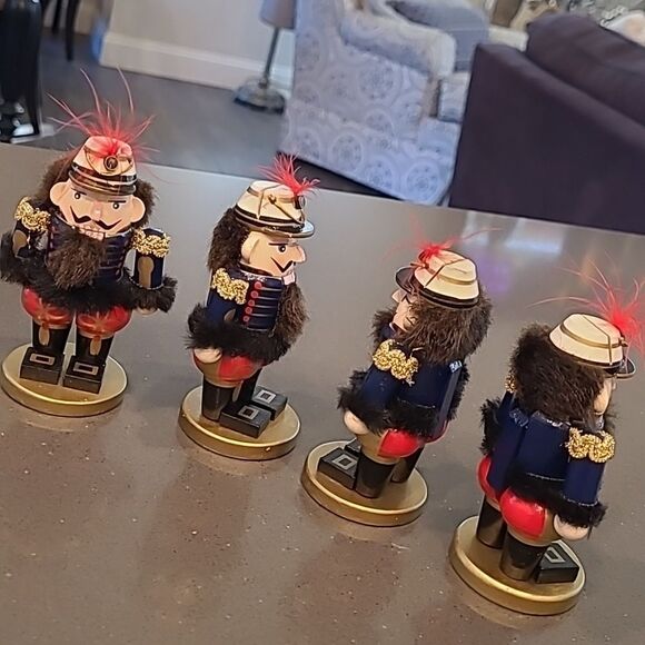 wooden nutcracker movable mouth, 4 " tall, set of 6 - Picture 8 of 8